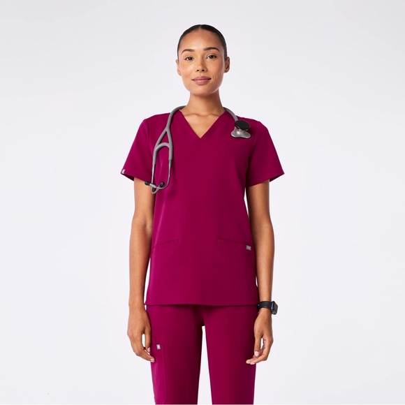 Figs Tops - FIGS Women's Casma Three-Pocket Scrub Top